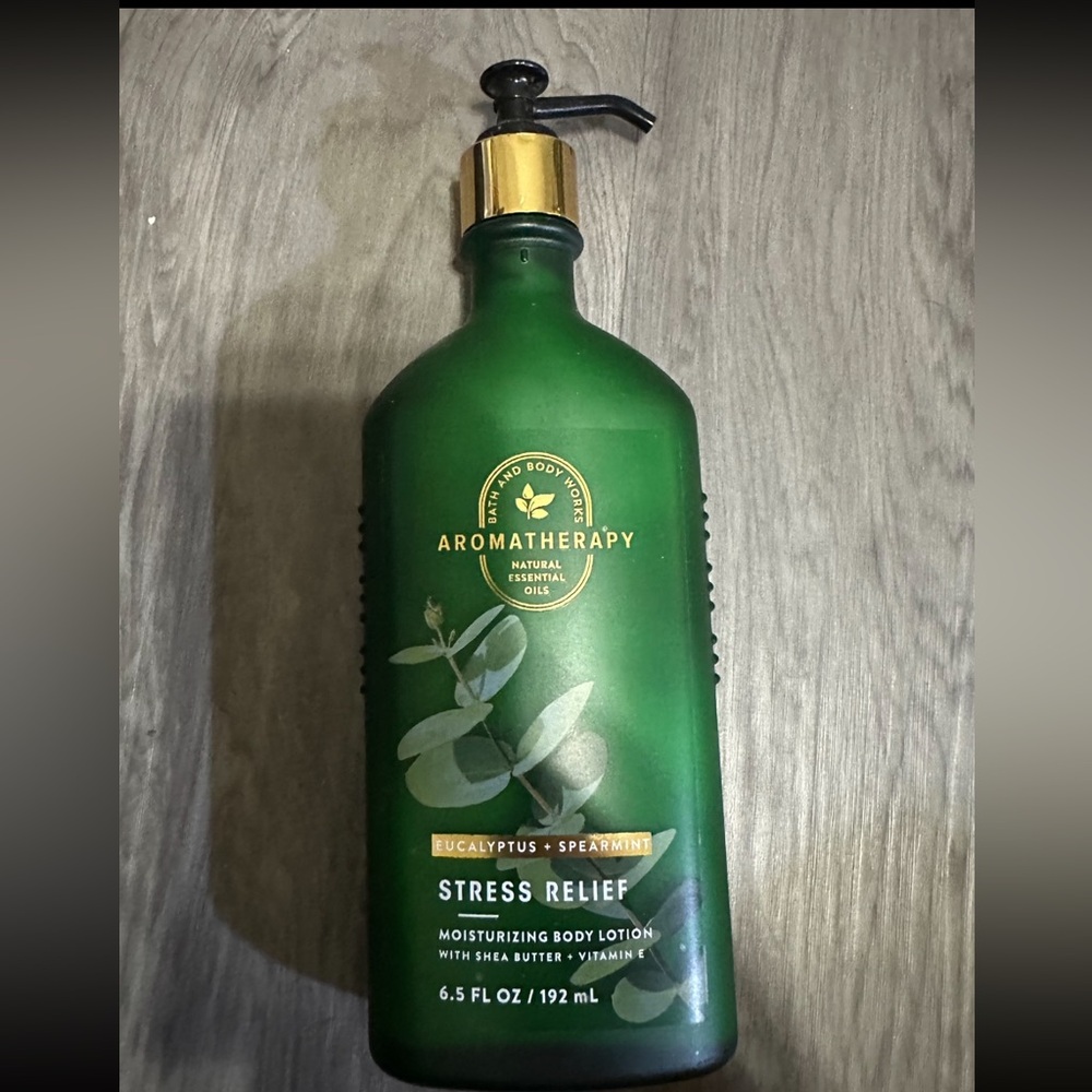 Bath & Body Works Aromatherapy Eucalyptus spearmint stress relief body lotion